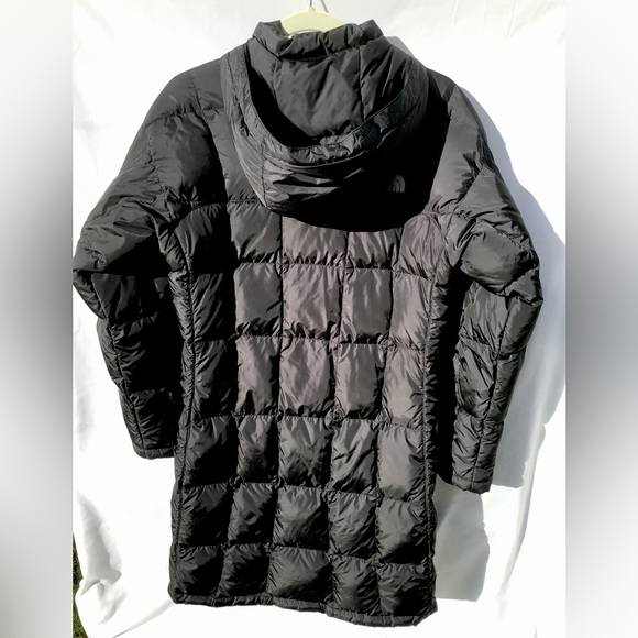 North Face Long Black Winter Coat Size M - Picture 2 of 4